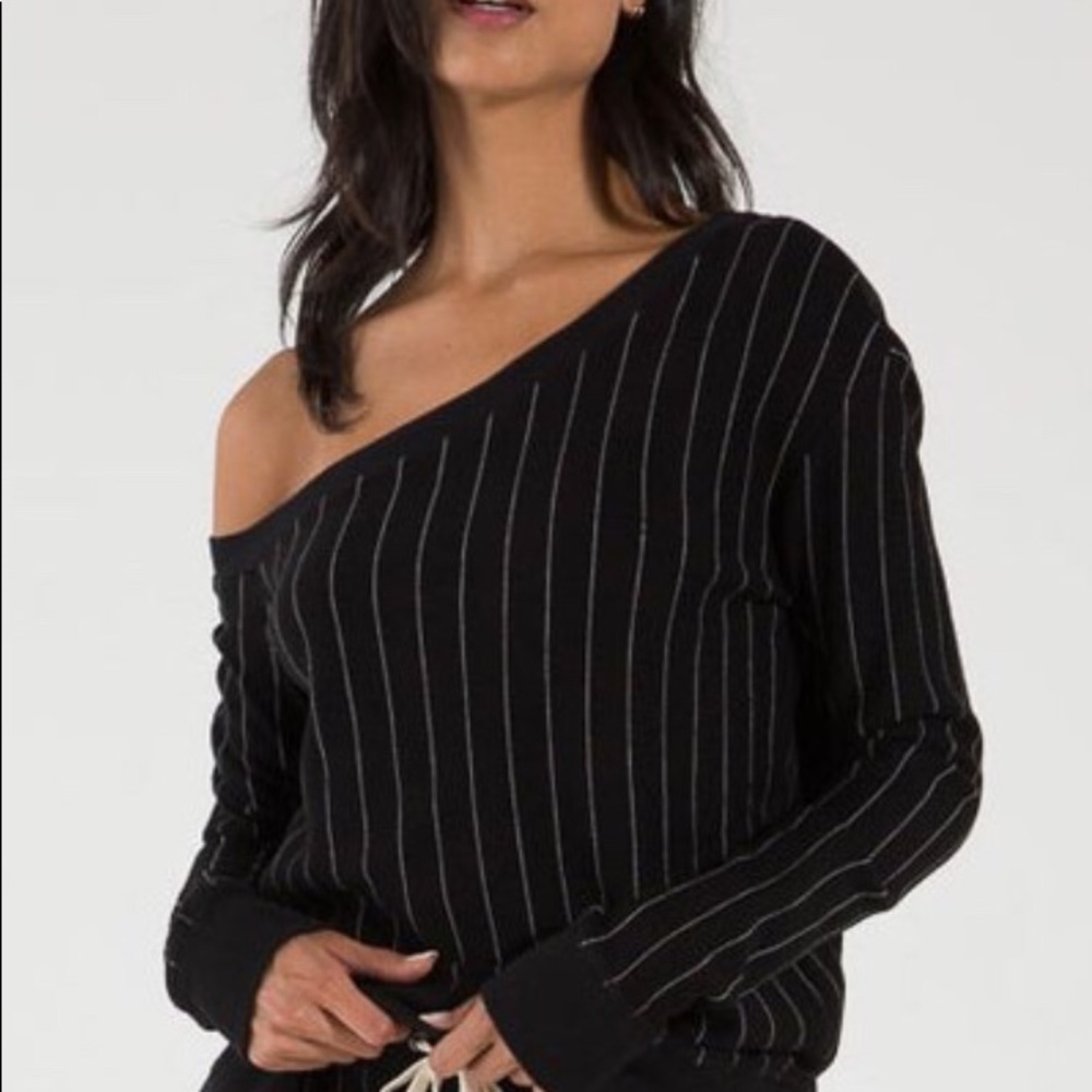 Off shoulder pinstripe ‘sweatshirt’